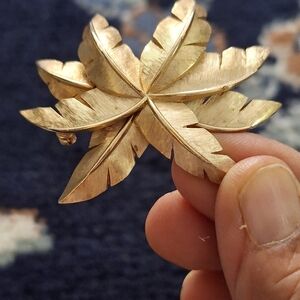 Elegant Gold Leaf Brooch